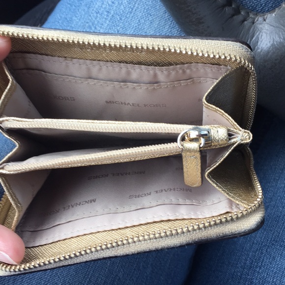 Michael kors wallet - Picture 3 of 3